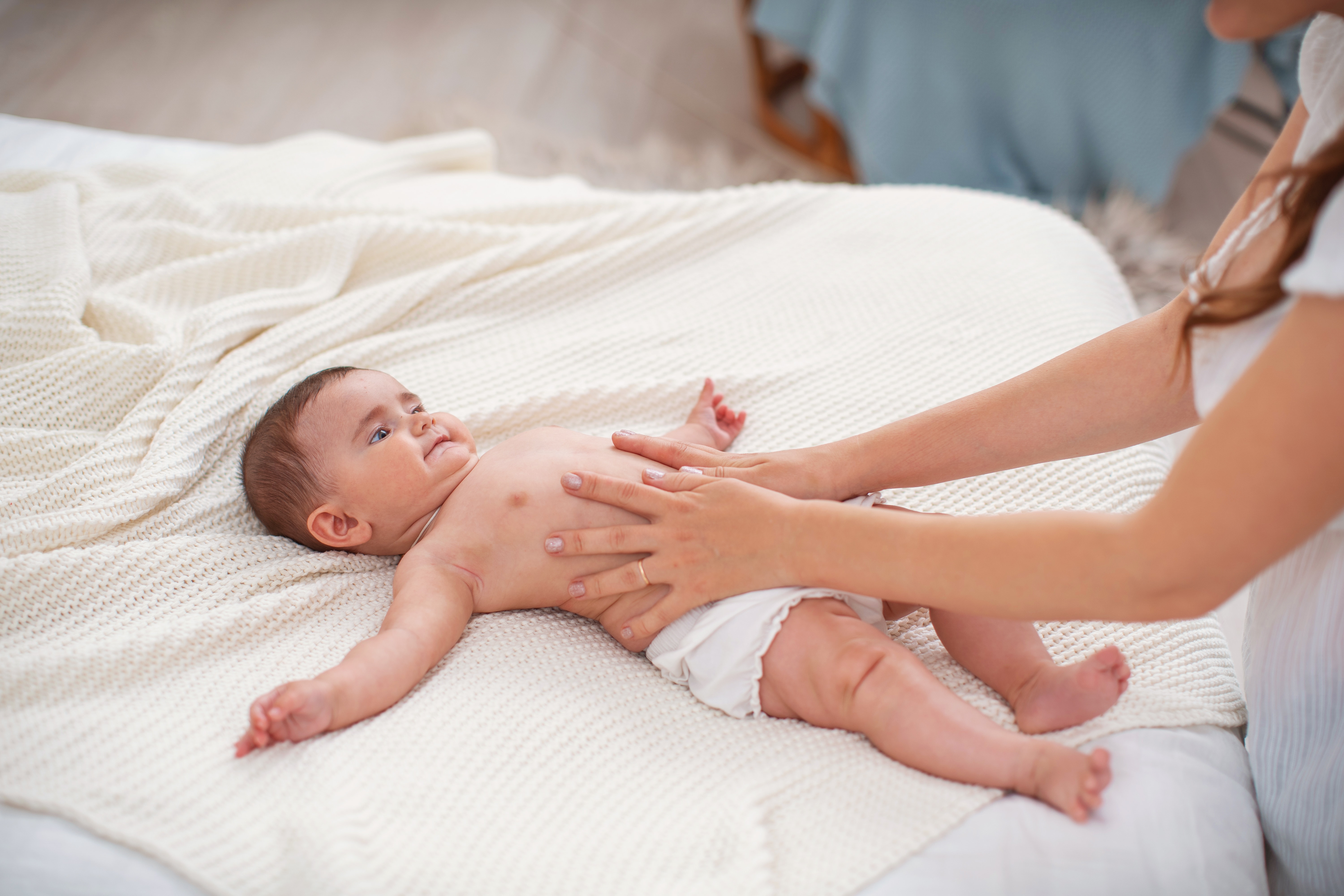 Massagem na Barriga do Bebê